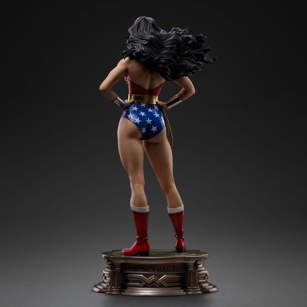 DC Comics Legacy Replica Figur 1/4 Wonder Woman 56 cm