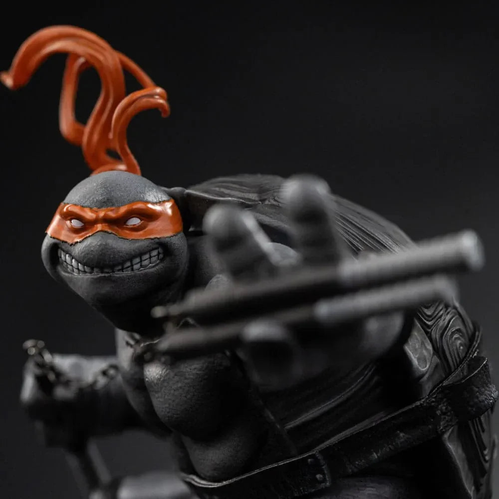 Teenage Mutant Ninja Turtles Art Scale Figur 1/10 Michelangelo Black and White Variant 26 cm - Hero Exclusive Iron Studios