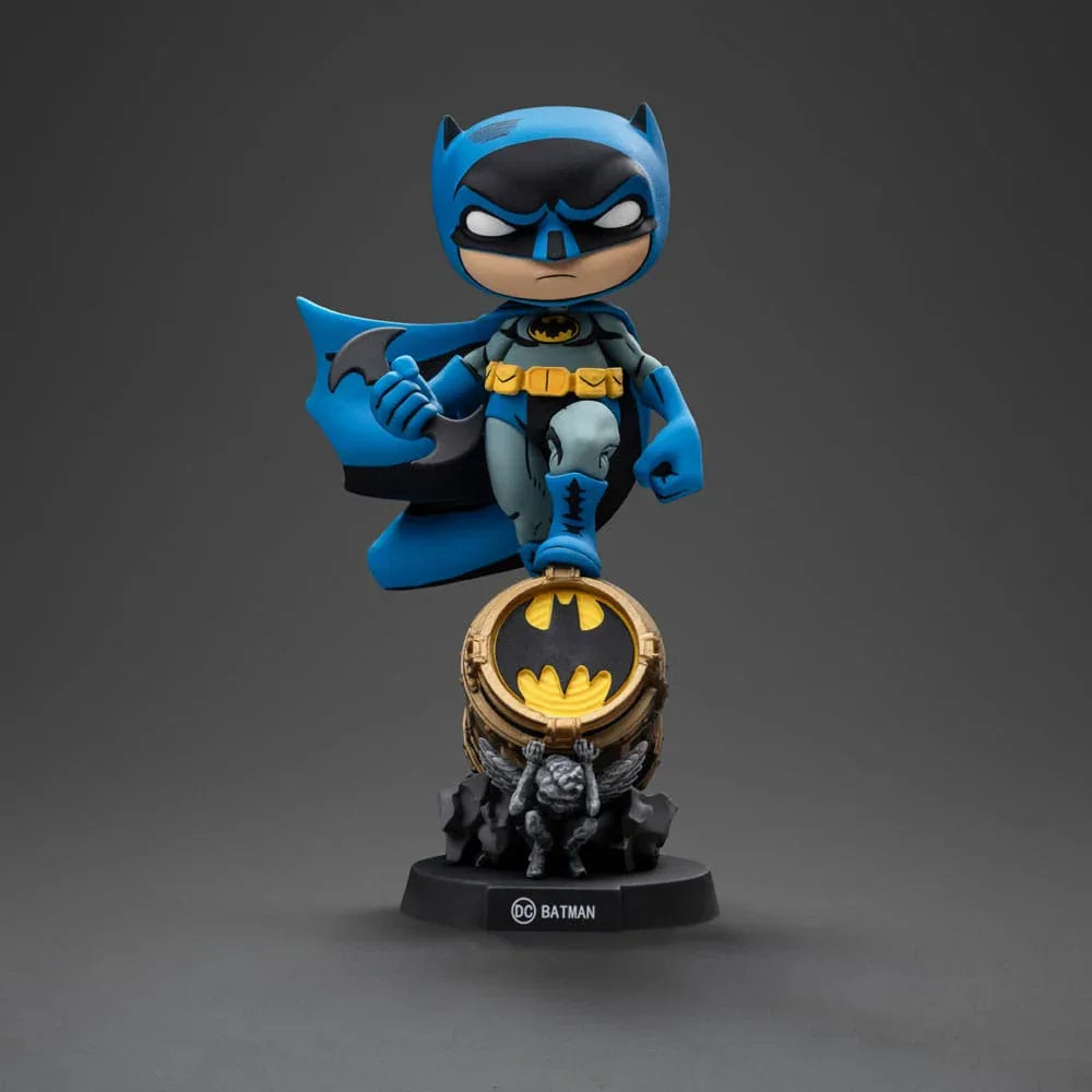 Batman Mini Co. PVC Figur Batman på Bat-Signal (Blå Variant) 15 cm Iron Studios