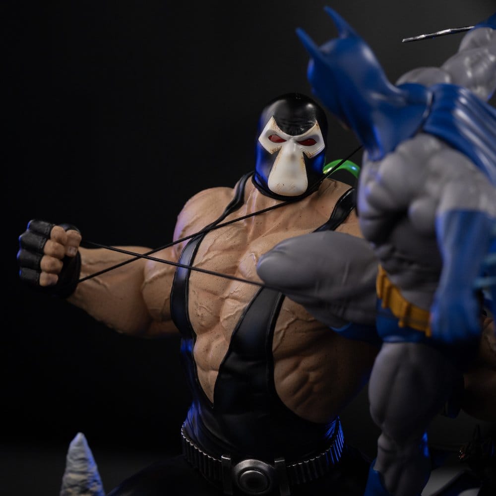 DC Comics Diorama i skala 1/10 Batman mot Bane 33 cm