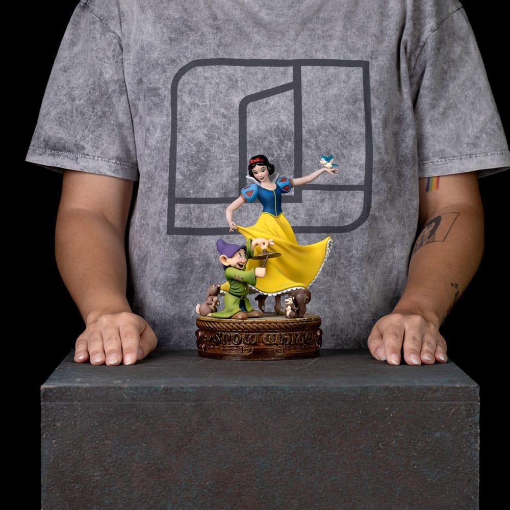Snow White och de Sju Dvärgarna Art Scale Figur 1/10 - Snövit och Dopey 21 cm Iron Studios