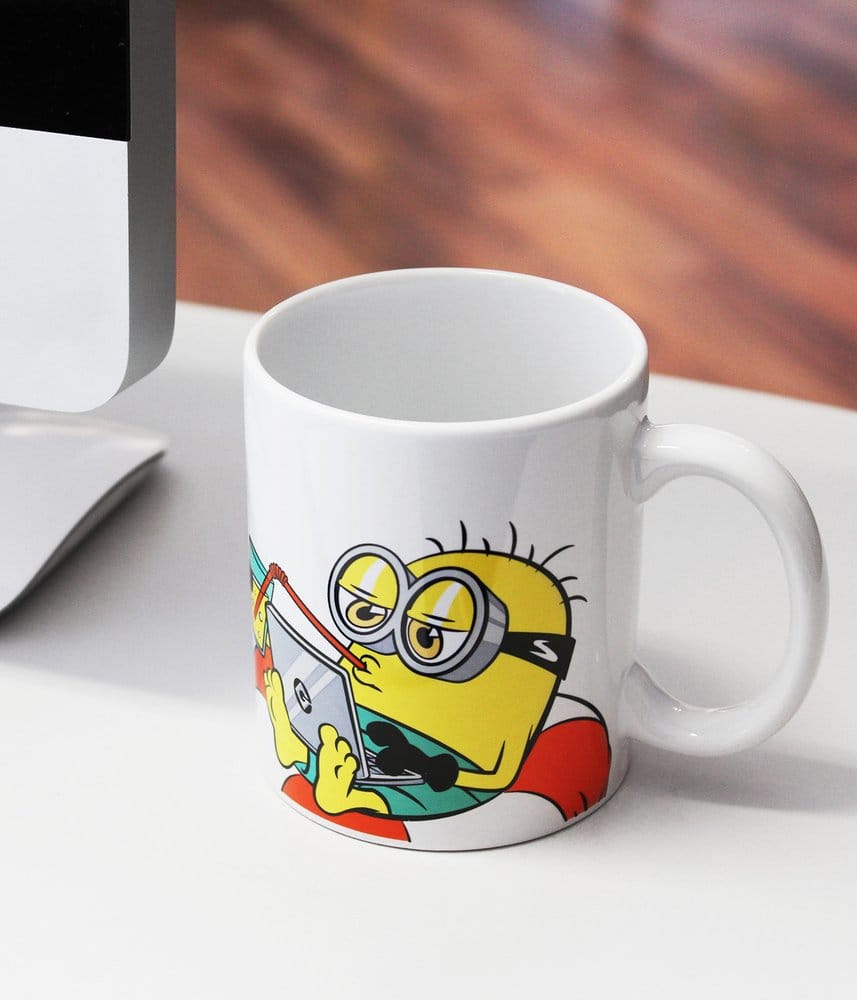 Minions-mugg med motiv "Arbetar" 320 ml