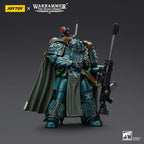 Warhammer The Horus Heresy Action Figur Alpha Legion Exodus – The One who is Many med Sniper Rifle och Power Dagger 20 cm Joy Toy (CN)