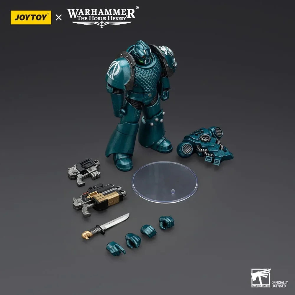 Warhammer The Horus Heresy Action Figur Alpha Legion Head Hunter med Banestrike Combi-Bolter och Power Dagger - 20 cm Joy Toy (CN)