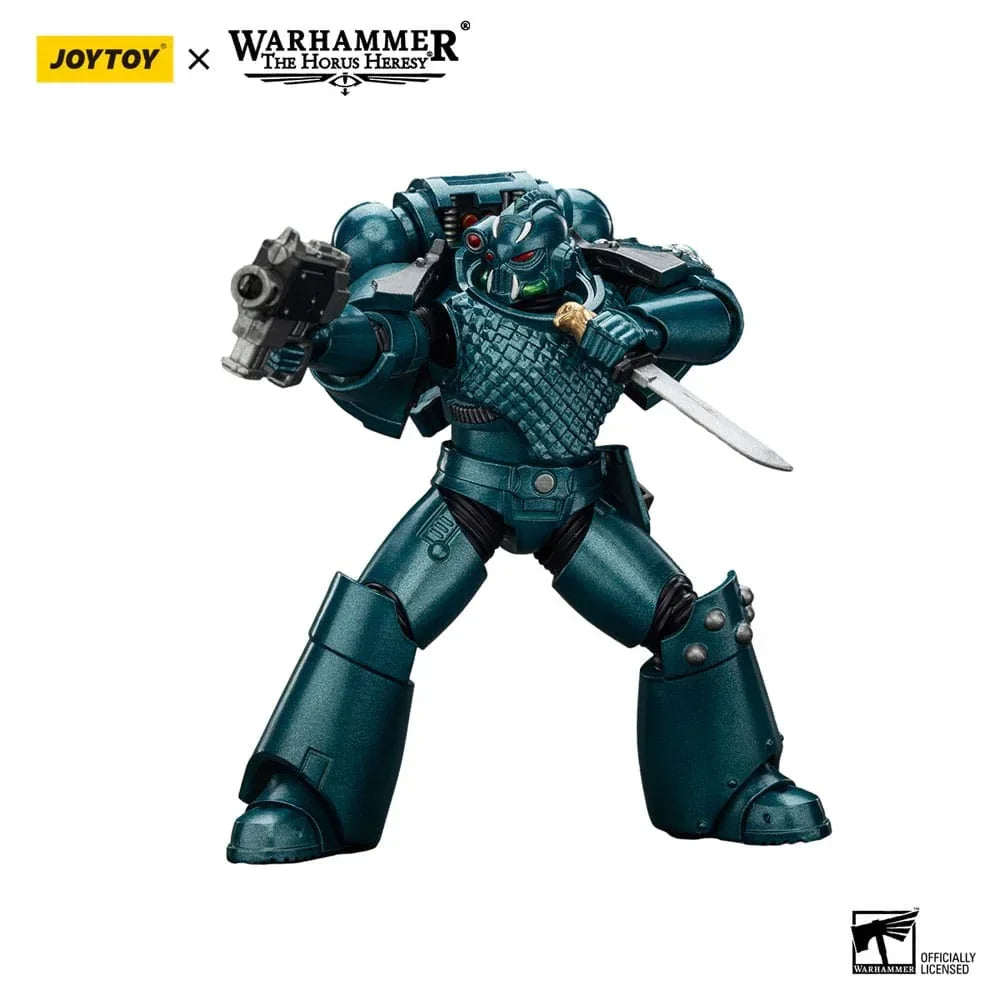 Warhammer The Horus Heresy Action Figur Alpha Legion Head Hunter med Banestrike Combi-Bolter och Power Dagger - 20 cm Joy Toy (CN)