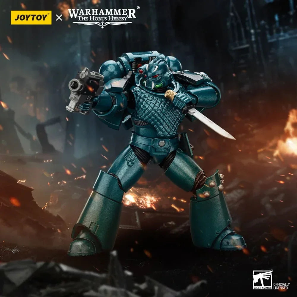 Warhammer The Horus Heresy Action Figur Alpha Legion Head Hunter med Banestrike Combi-Bolter och Power Dagger - 20 cm Joy Toy (CN)