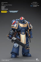Warhammer 40,000 Action Figur Ultramarines Titus med Segerkransar 13 cm Joy Toy (CN)