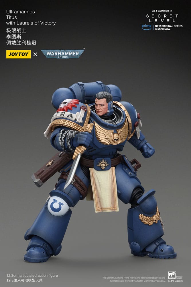Warhammer 40,000 Action Figur Ultramarines Titus med Segerkransar 13 cm Joy Toy (CN)
