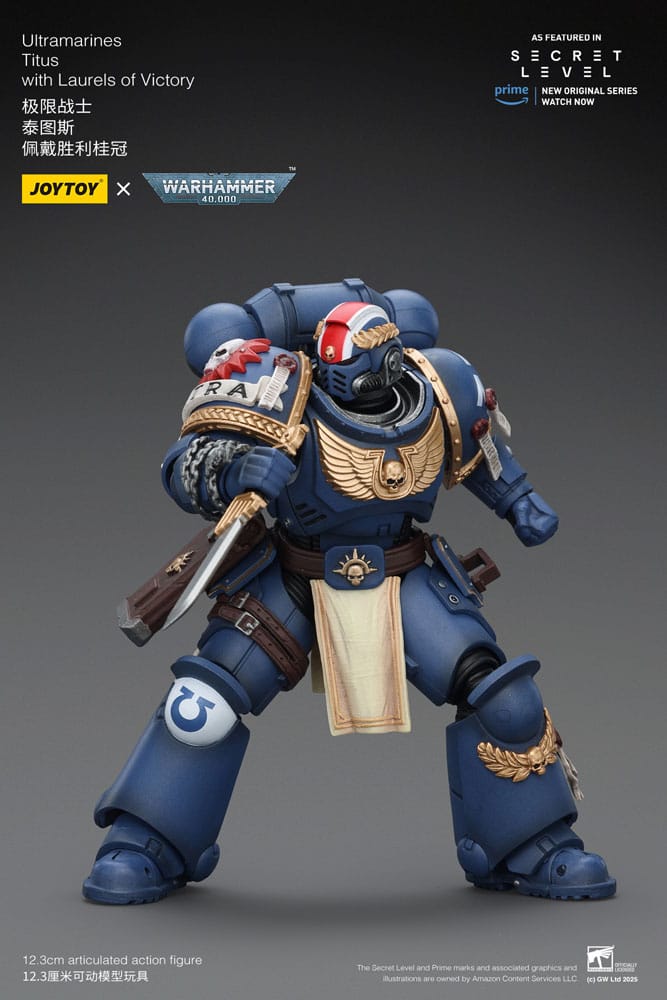 Warhammer 40,000 Action Figur Ultramarines Titus med Segerkransar 13 cm Joy Toy (CN)