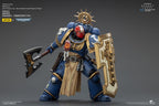 Warhammer 40 000 Actionfigur Ultramarines Metaurus med Power Axe, Stormshield och Plasma Pistol 13 cm Joy Toy (CN)