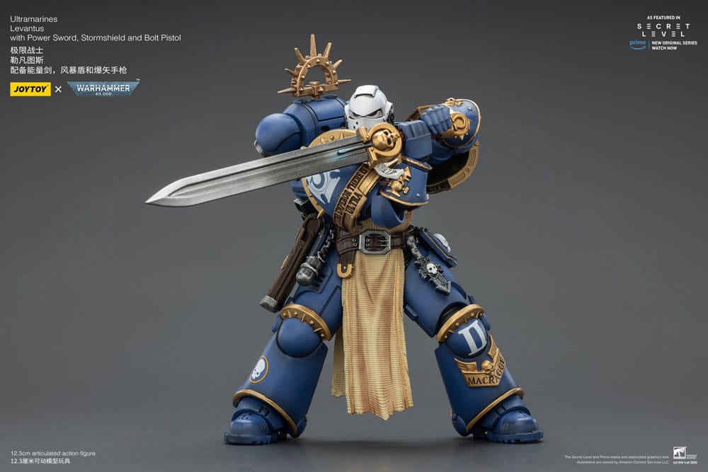 Warhammer 40,000 Action Figur Ultramarines Levantus med Kraftsvärd, Stormsköld och Boltpistol 13 cm Joy Toy (CN)