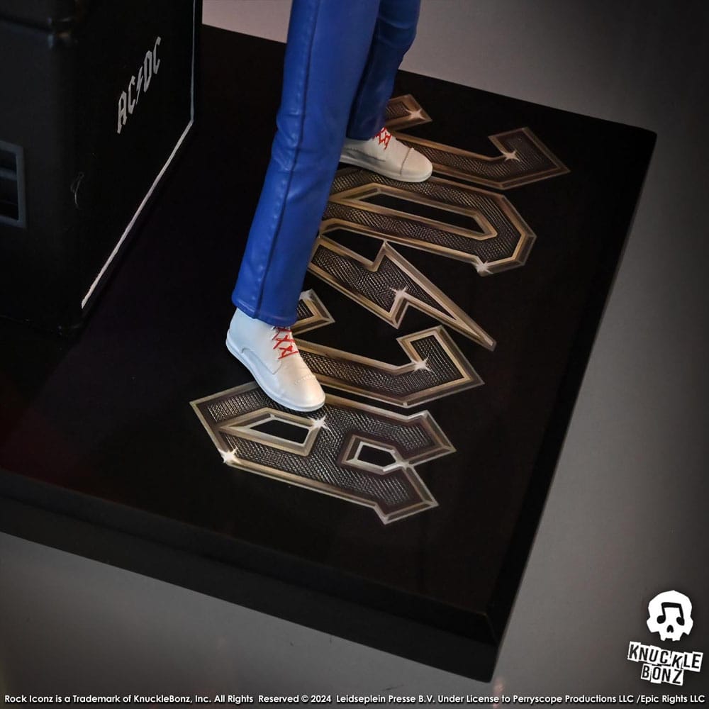 AC/DC Rock Iconz Staty Brian Johnson 23 cm Knucklebonz