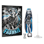 Monster High Reel Drama Doll Frankie Stein i svart och vitt Mattel