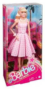 Barbie Film Docka i Rosa Gingham Klänning Mattel