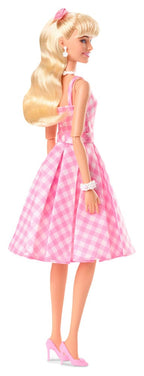 Barbie Film Docka i Rosa Gingham Klänning Mattel