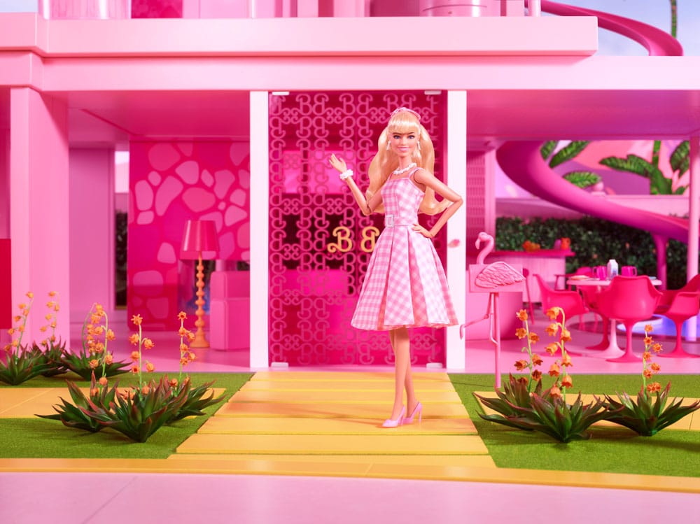 Barbie Film Docka i Rosa Gingham Klänning Mattel