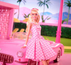 Barbie Film Docka i Rosa Gingham Klänning Mattel