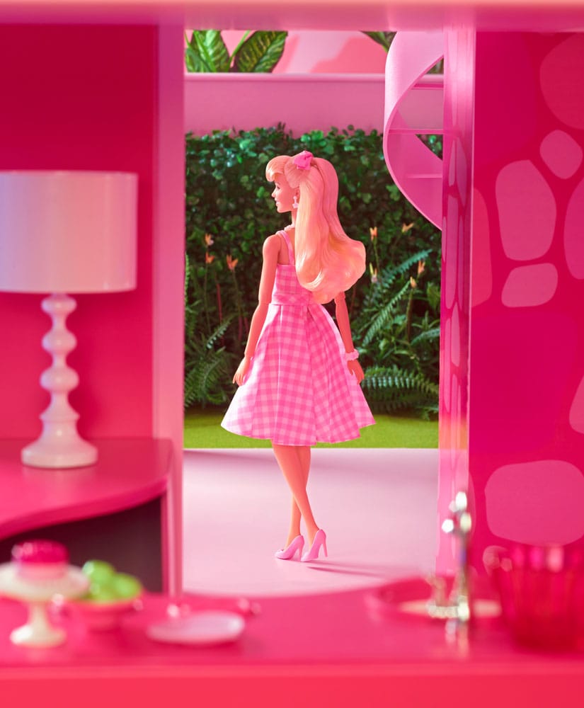 Barbie Film Docka i Rosa Gingham Klänning Mattel