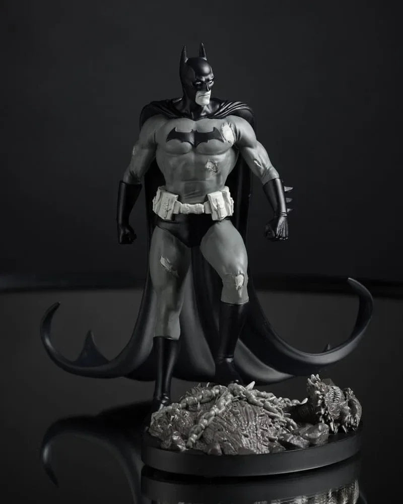 DC Direct Figur 1/10 Batman av Bjorn Barends (Svart Vit) 18 cm McFarlane Toys