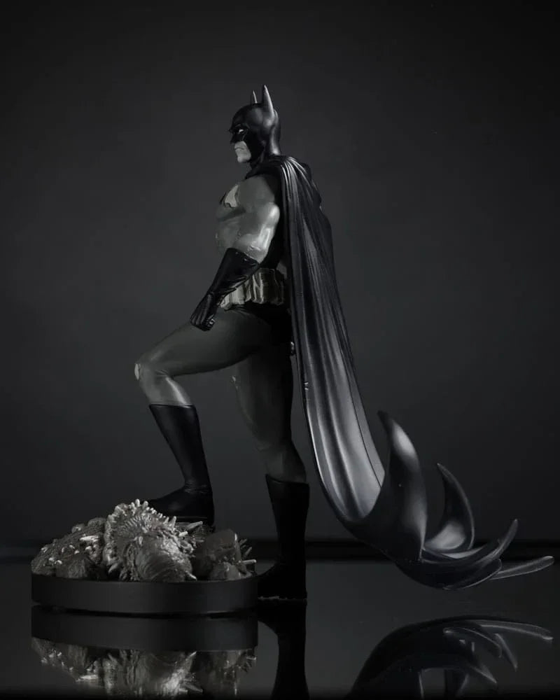 DC Direct Figur 1/10 Batman av Bjorn Barends (Svart Vit) 18 cm McFarlane Toys