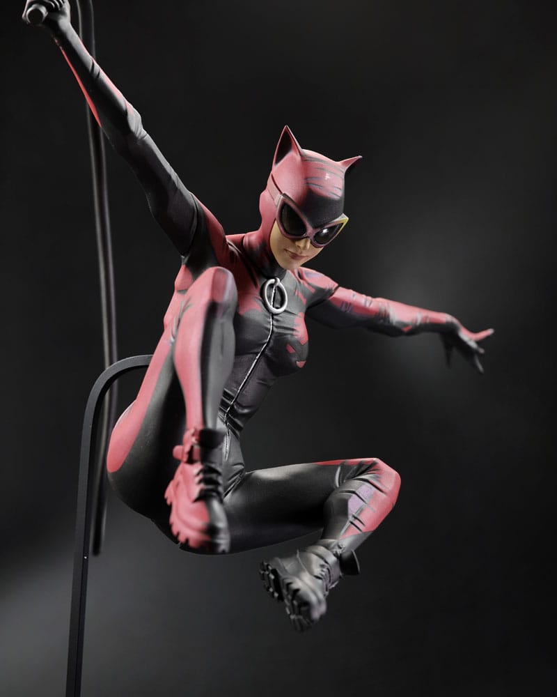 DC Designer Series Staty 1/6 Catwoman av Jock 33 cm DC Direct