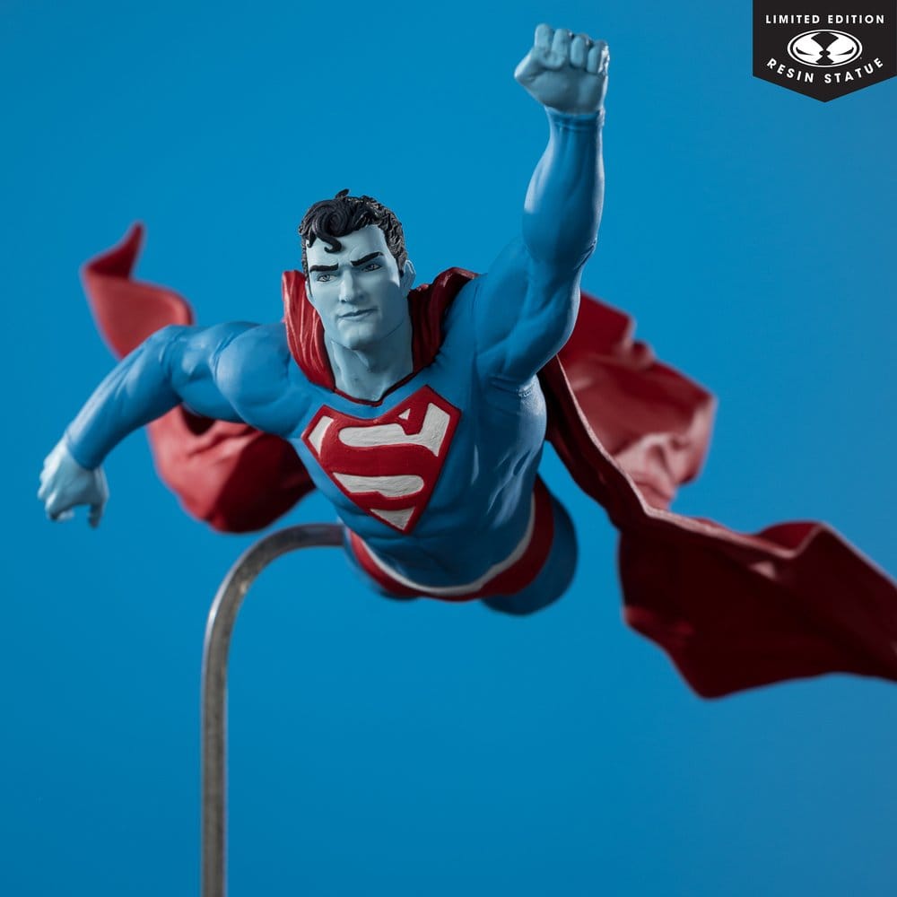 DC Direct Superman Red & Blue Figur 1/10 Superman av Lee Bermejo 26 cm McFarlane Toys
