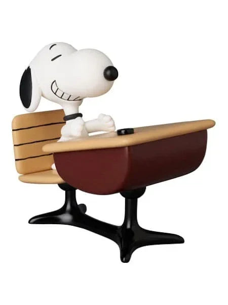 Peanuts UDF Series 18 Mini Figure Snoopy med skrivbord 9 cm Medicom