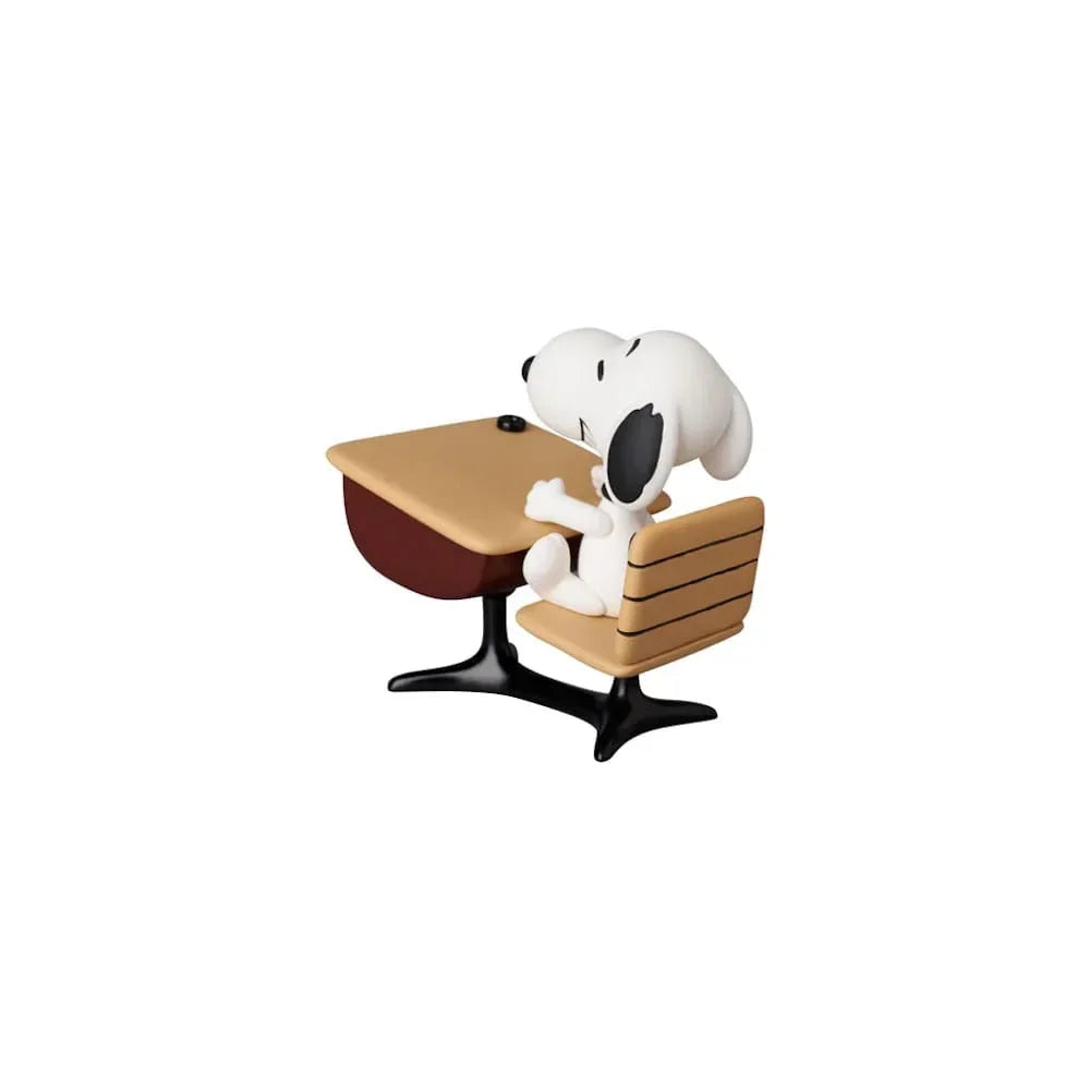 Peanuts UDF Series 18 Mini Figure Snoopy med skrivbord 9 cm Medicom