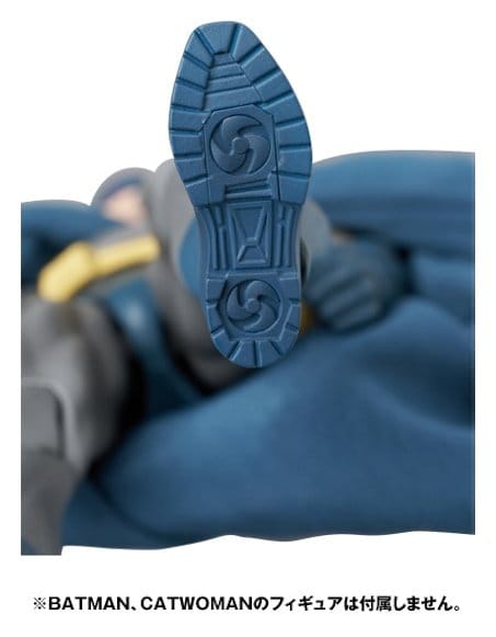 DC Comics MAFEX Action Figur Bruce Wayne (Batman: Hush Ver.) 16 cm