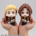 Attack on Titan Look Up PVC Figurer Hange Zoe & Erwin Smith (med present) 11 cm Megahouse