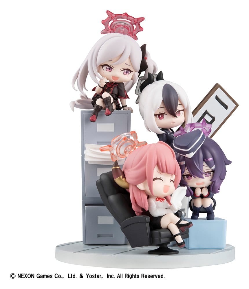 Blue Archive FigUnity PVC Figure 14 cm (with gift)
