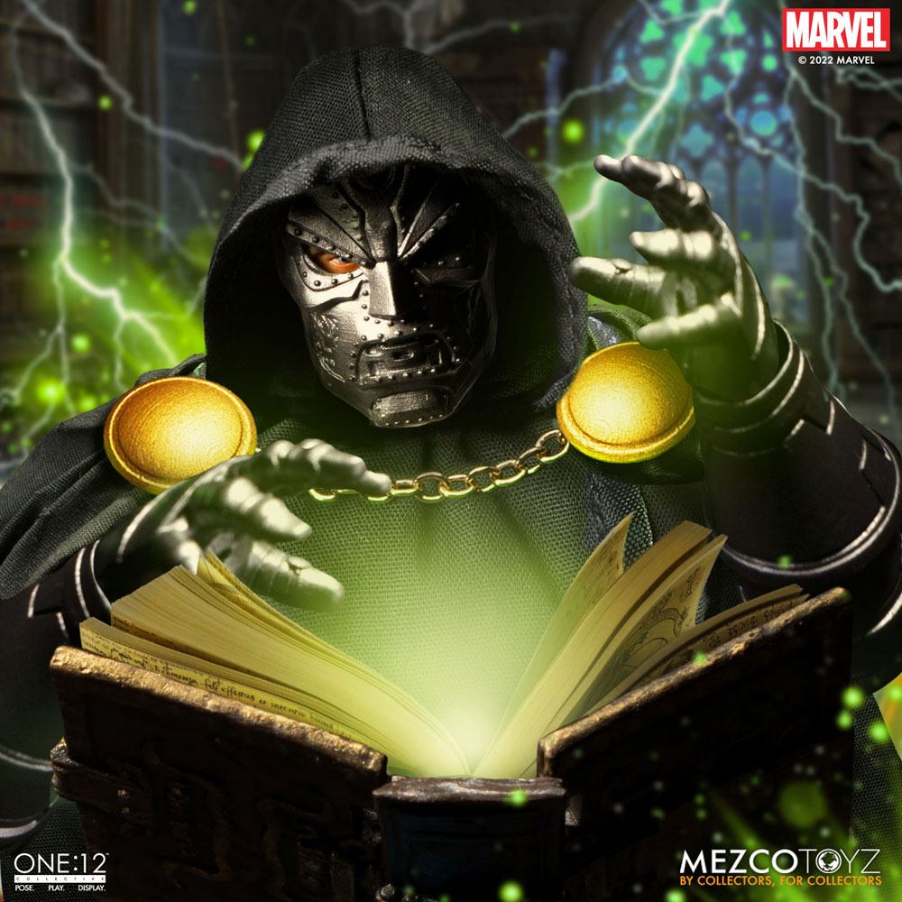 Marvel Action Figure 1/12 Doctor Doom 17 cm - Detailed Collectible Figure with Metal Components and Interactive Features