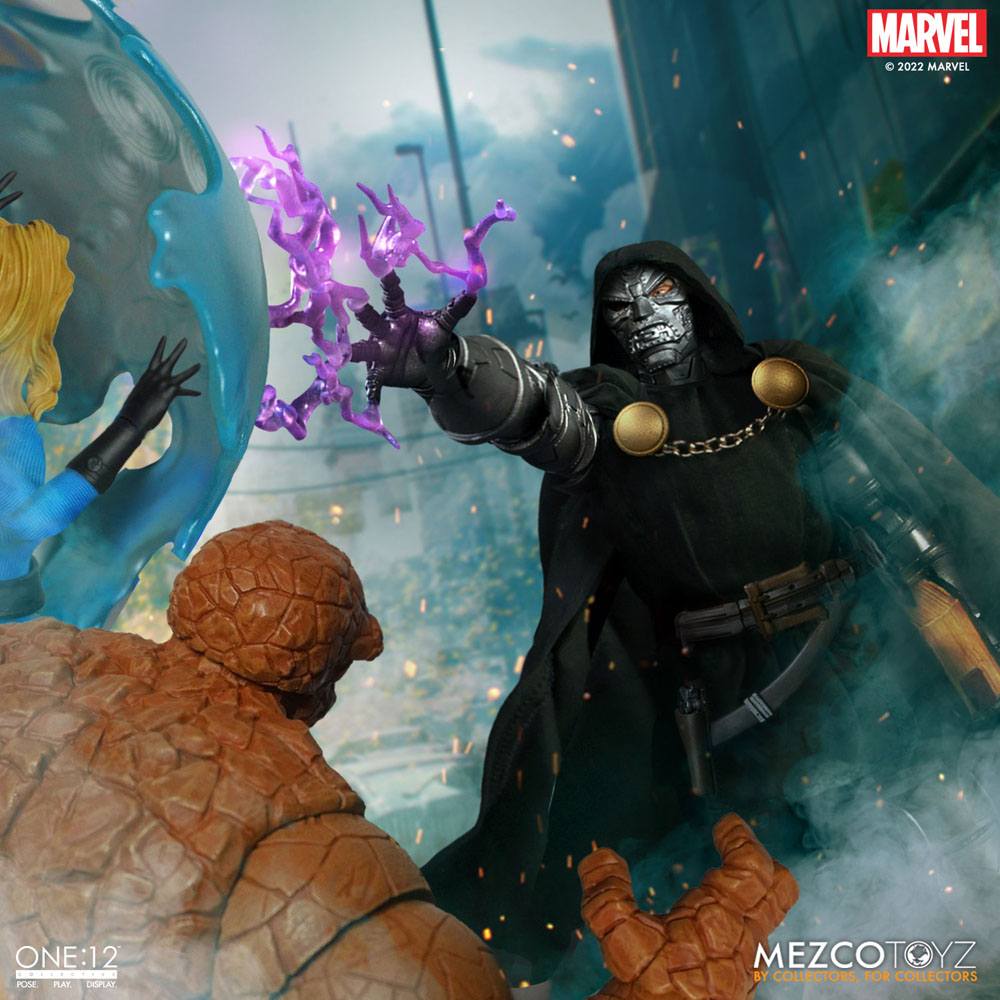 Marvel Action Figure 1/12 Doctor Doom 17 cm - Detailed Collectible Figure with Metal Components and Interactive Features