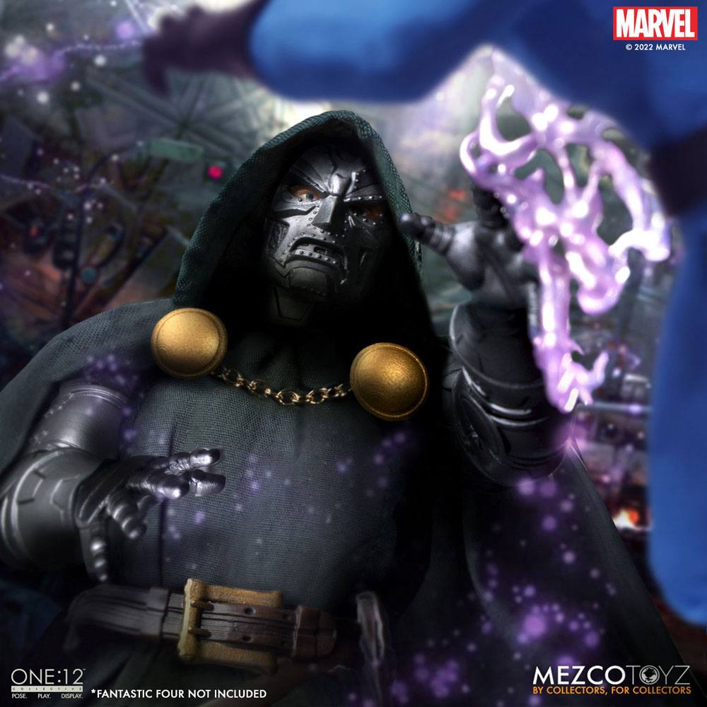 Marvel Action Figure 1/12 Doctor Doom 17 cm - Detailed Collectible Figure with Metal Components and Interactive Features