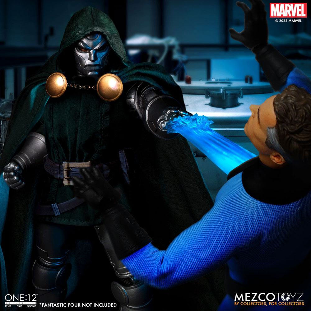 Marvel Action Figure 1/12 Doctor Doom 17 cm - Detailed Collectible Figure with Metal Components and Interactive Features