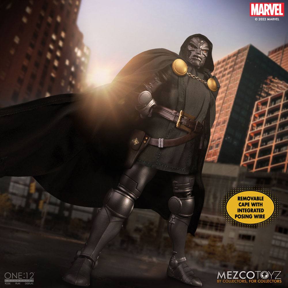 Marvel Action Figure 1/12 Doctor Doom 17 cm - Detailed Collectible Figure with Metal Components and Interactive Features