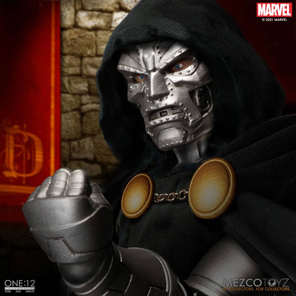 Marvel Action Figure 1/12 Doctor Doom 17 cm - Detailed Collectible Figure with Metal Components and Interactive Features