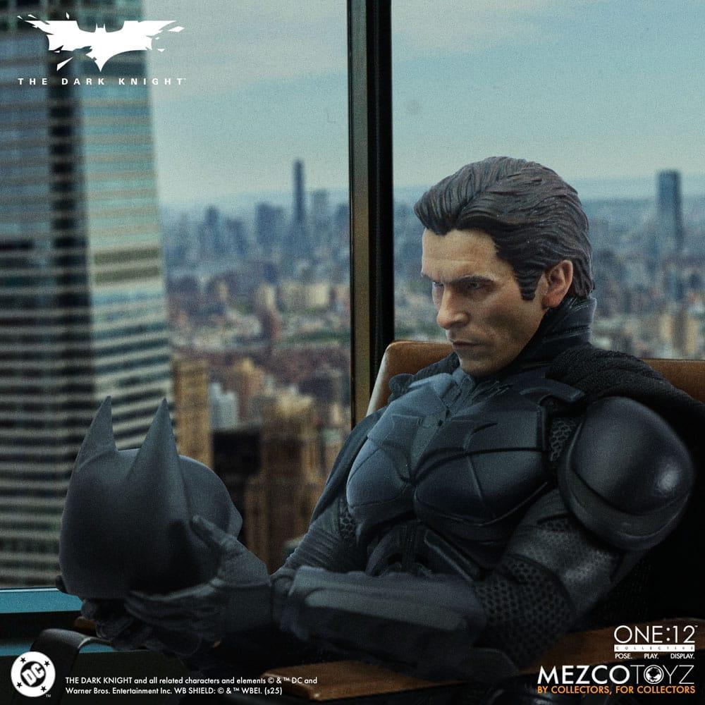 The Dark Knight Action Figur 1/12 Batman 17 cm Mezco Toys