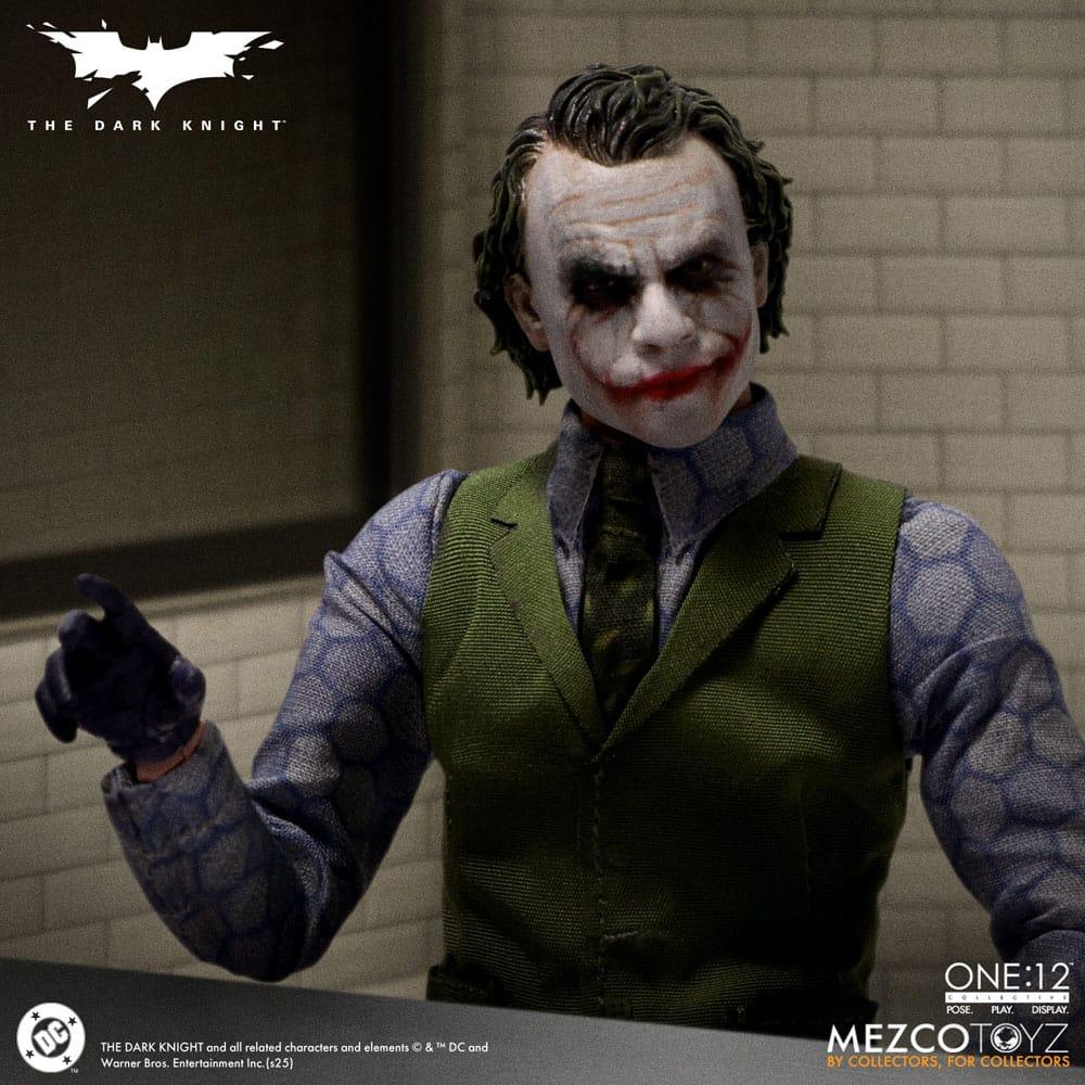 The Dark Knight Action Figur 1/12 Joker 17 cm Mezco Toys