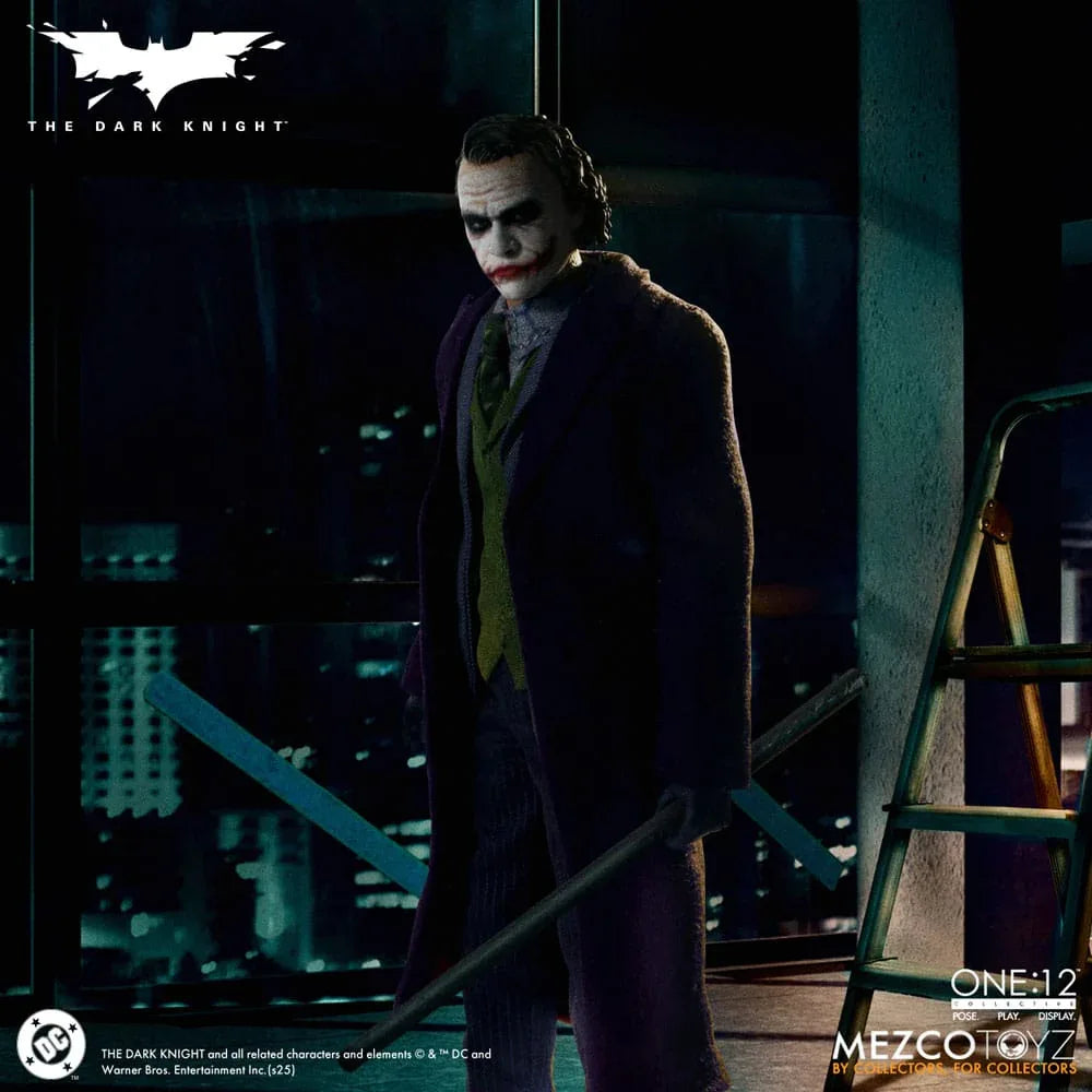 The Dark Knight Action Figur 1/12 Joker 17 cm Mezco Toys