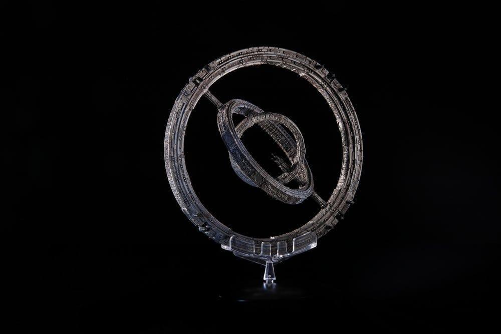 Foundation Die-Cast Rymdfartyg Invictus 20 cm Master Replicas