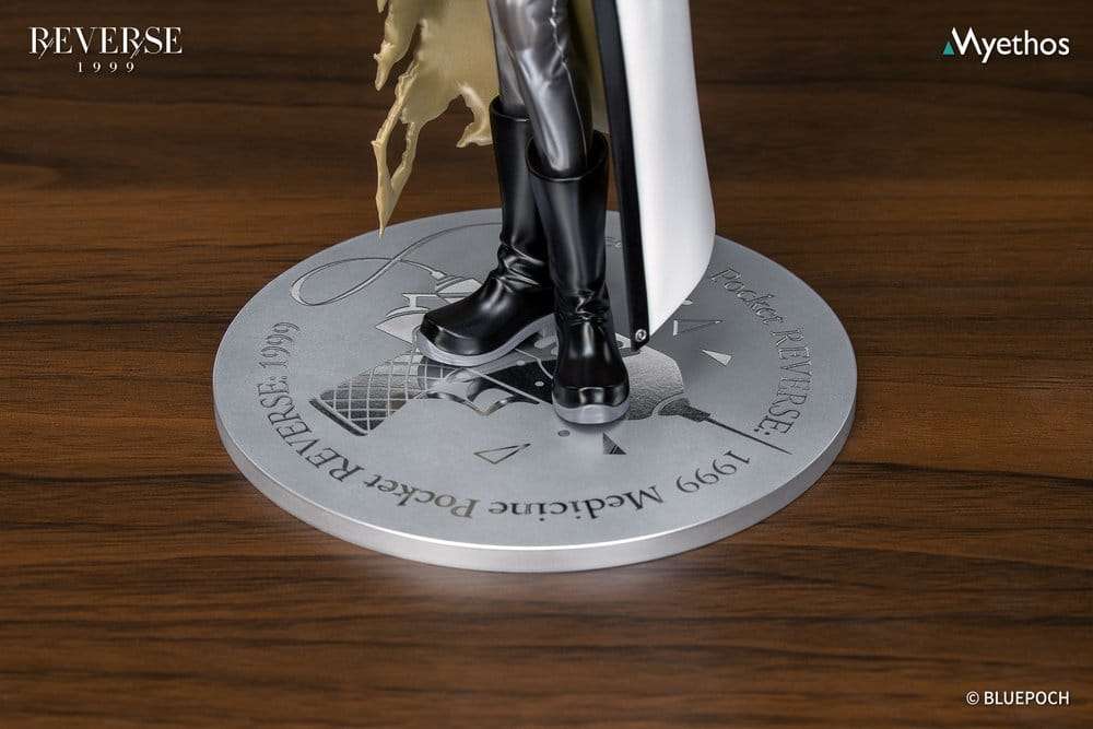 Reverse: 1999 Gift+ PVC Figure Medicine Pocket 23 cm