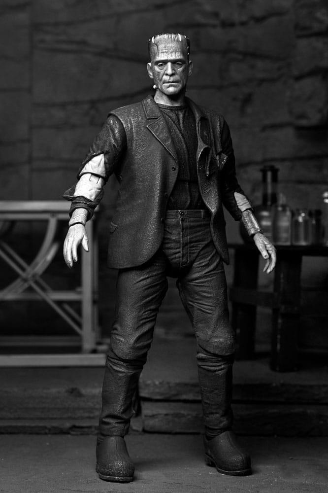 Universal Monsters Action Figur Ultimate Frankenstein's Monster (Bride of Frankenstein) (B&W) 18 cm NECA