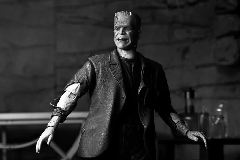 Universal Monsters Action Figur Ultimate Frankenstein's Monster (Bride of Frankenstein) (B&W) 18 cm NECA
