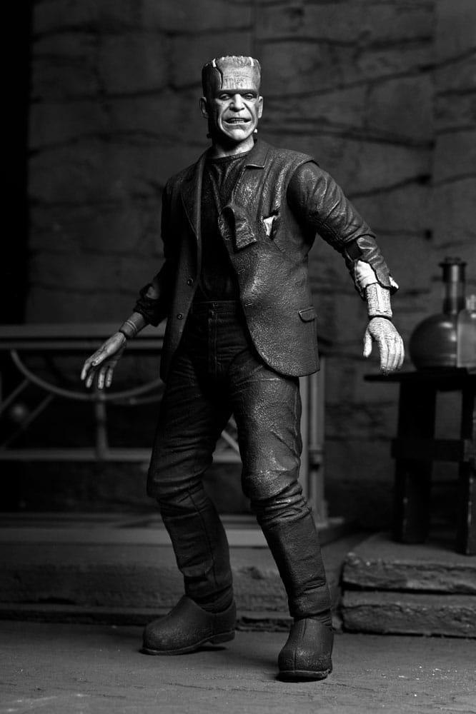 Universal Monsters Action Figur Ultimate Frankenstein's Monster (Bride of Frankenstein) (B&W) 18 cm NECA