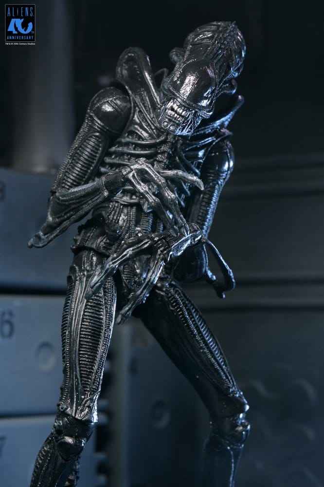 Aliens Ultimata Actionfigur Krigare (1986) Xenomorph Svart (40-årsjubileum) 23 cm
