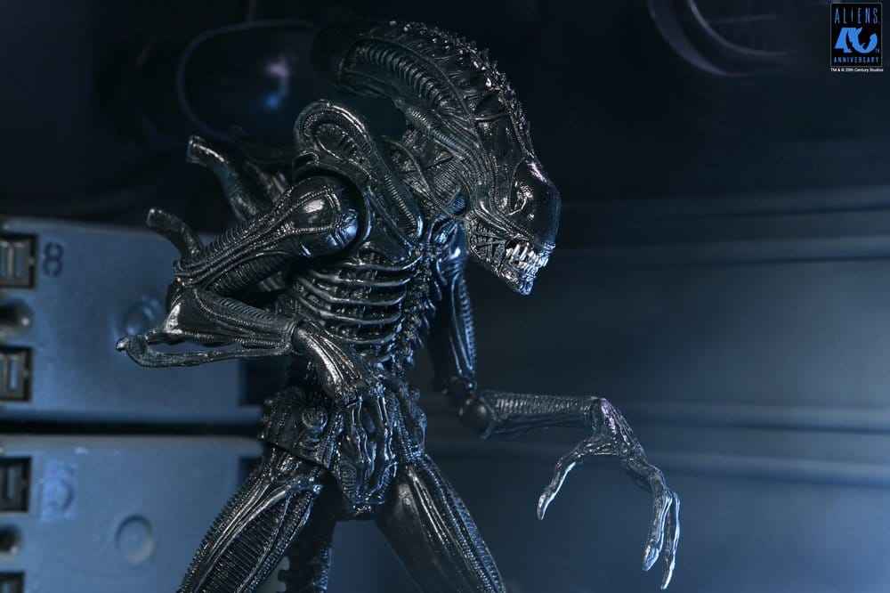 Aliens Ultimata Actionfigur Krigare (1986) Xenomorph Svart (40-årsjubileum) 23 cm