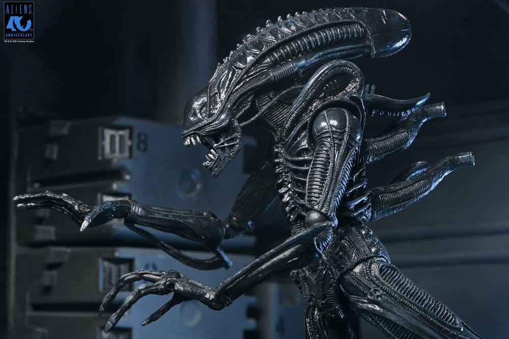 Aliens Ultimata Actionfigur Krigare (1986) Xenomorph Svart (40-årsjubileum) 23 cm