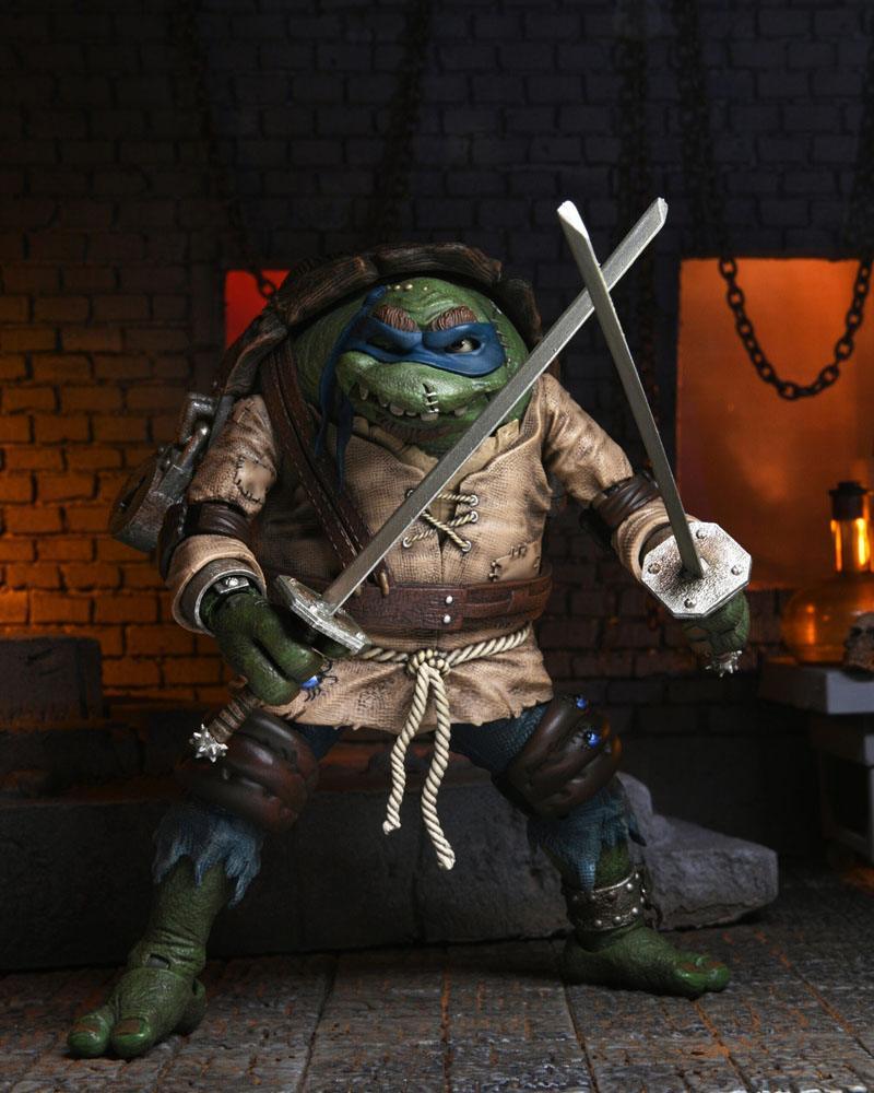 Universal Monsters x Teenage Mutant Ninja Turtles Action Figur Ultimate Leonardo som Hunchback 18 cm NECA