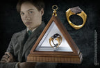 Harry Potter Replica 1/1 Lord Voldemorts Horcrux Ring (Guldpläterad) Noble Collection
